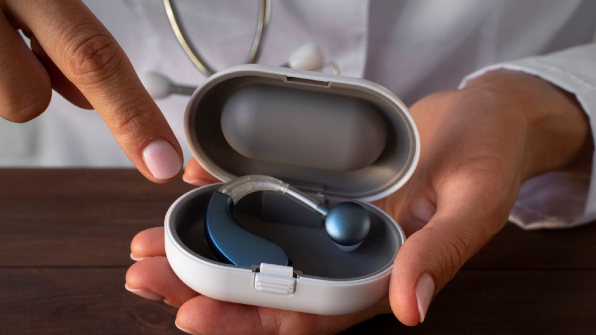 Protéger ses appareils auditifs grâce à une assurance spécialisée