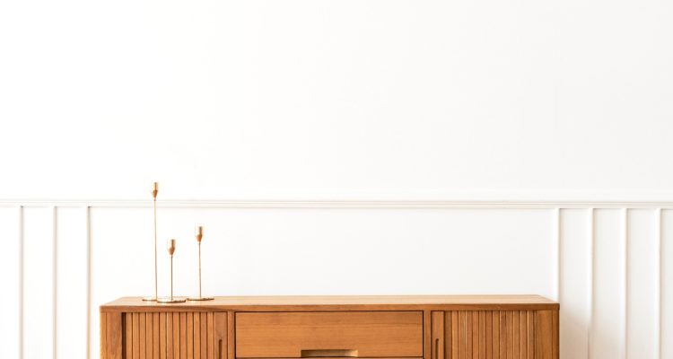 Buffet bas : astuces pour l’agencer sous une fenêtre ou contre un mur