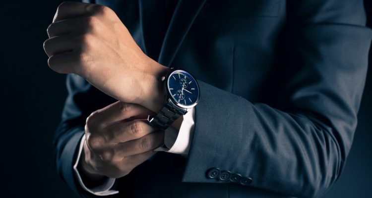 Les montres homme incontournables pour un look élégant