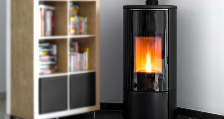 Installer un poêle à granulés sur un conduit de cheminée existant : comment procéder ?