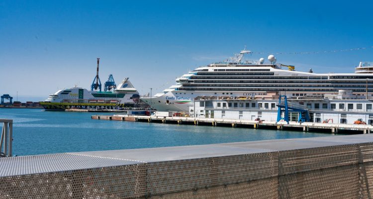 Croisières : entre club de vacances flottant et authentique voyage autour du monde