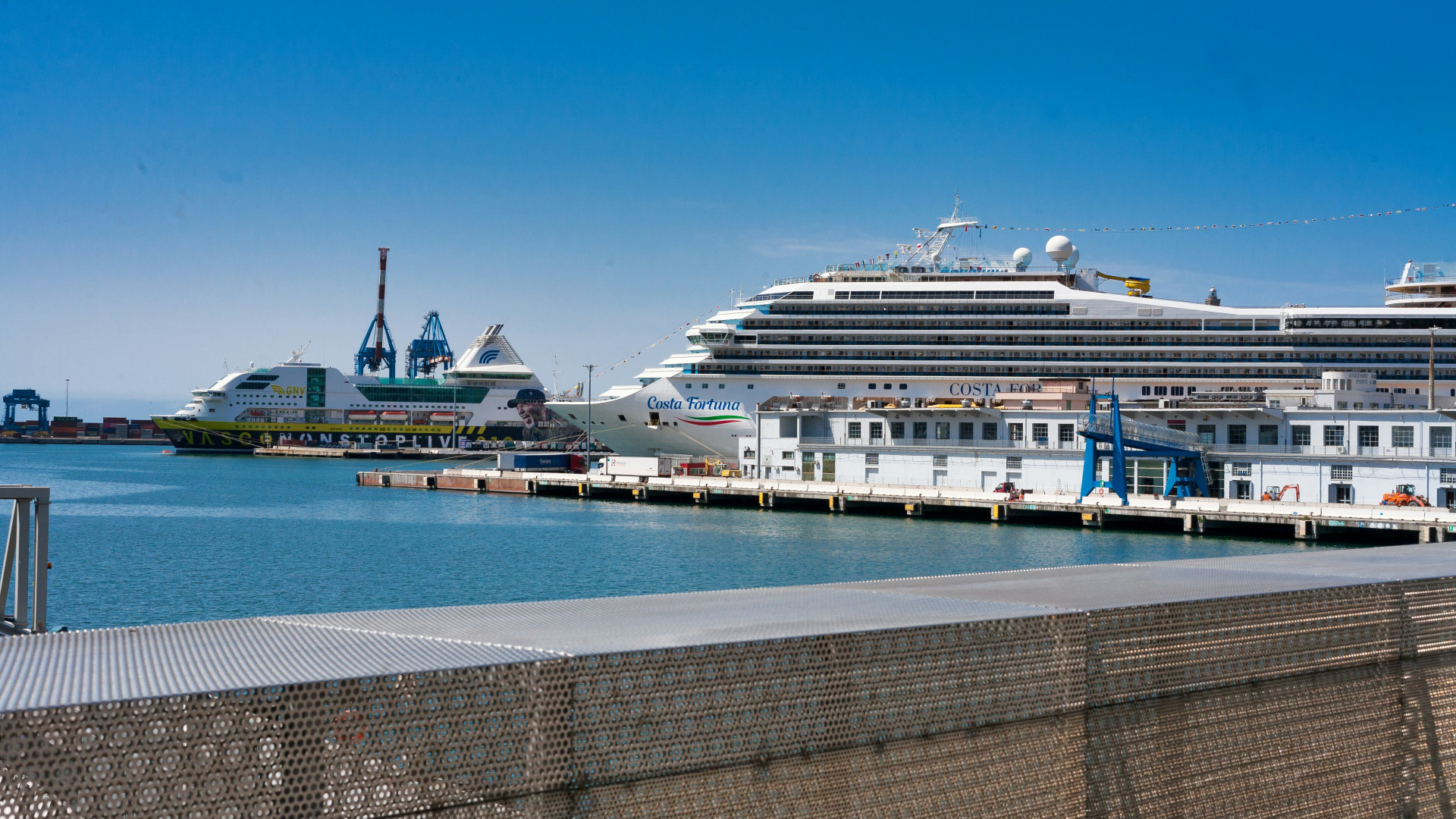 Croisières : entre club de vacances flottant et authentique voyage autour du monde