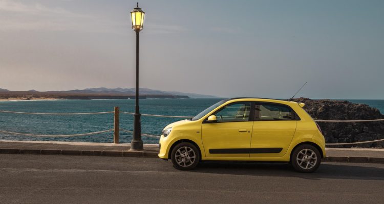 Quels critères pour une assurance auto pas cher adaptée aux voyageurs ?
